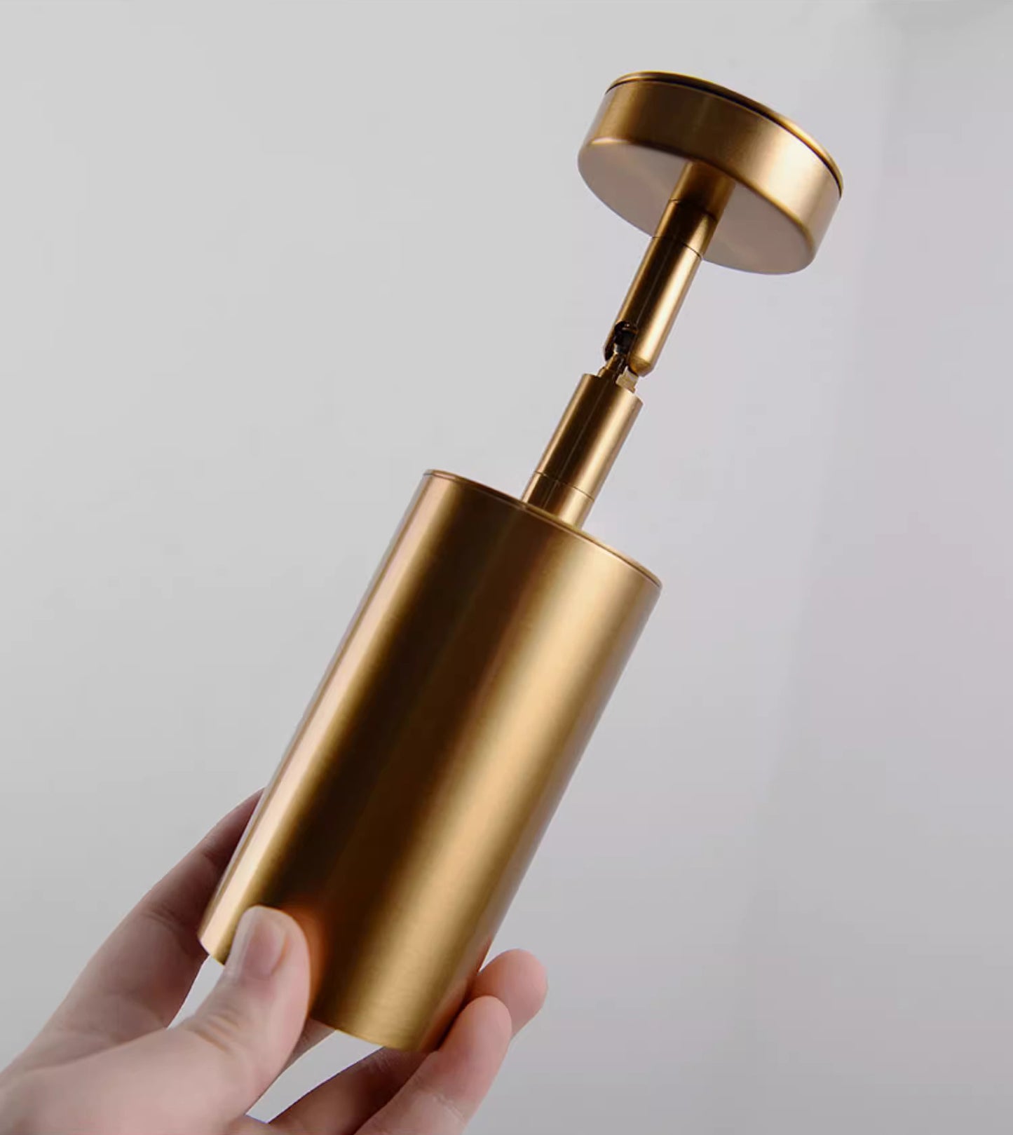 Lux Minimalist Line suspended rod spot light - in brass