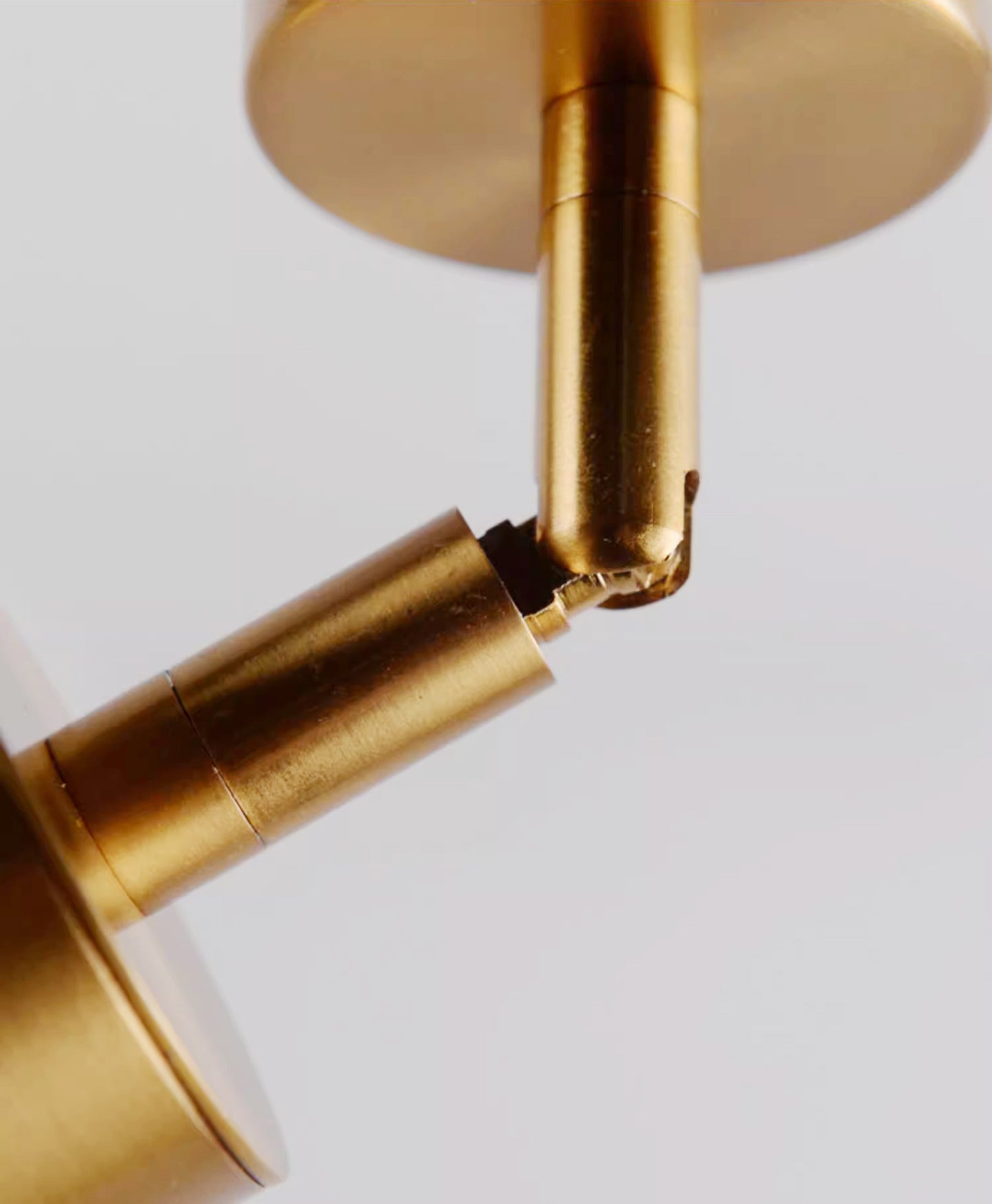 Lux Minimalist Line suspended rod spot light - in brass