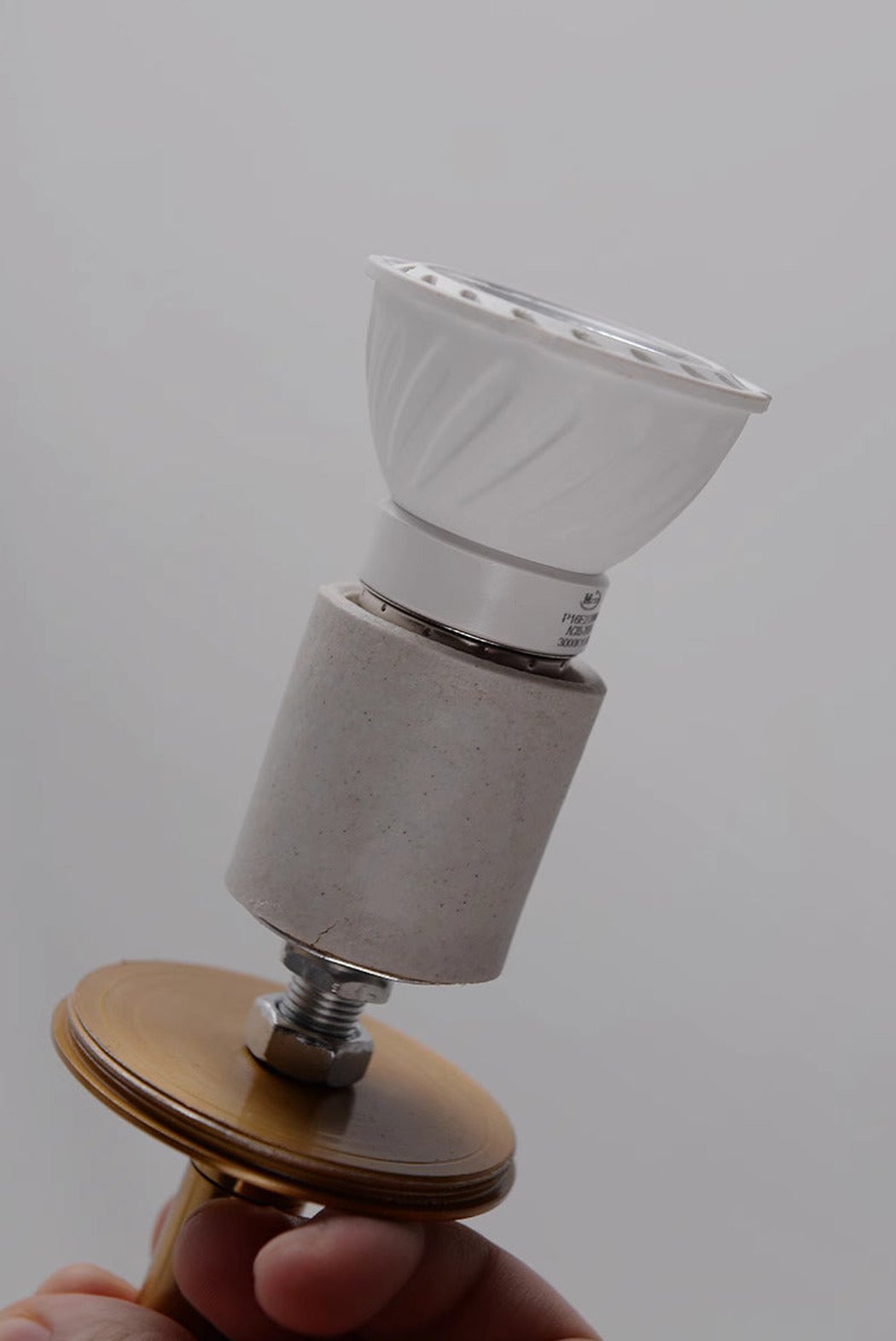 Lux Minimalist Adjustable Rod Spot Light - in Brass