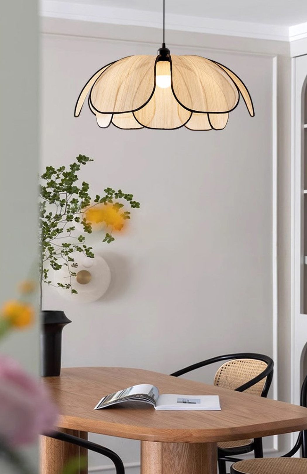 Lillian Mesh Hemp Petals Pendant Light