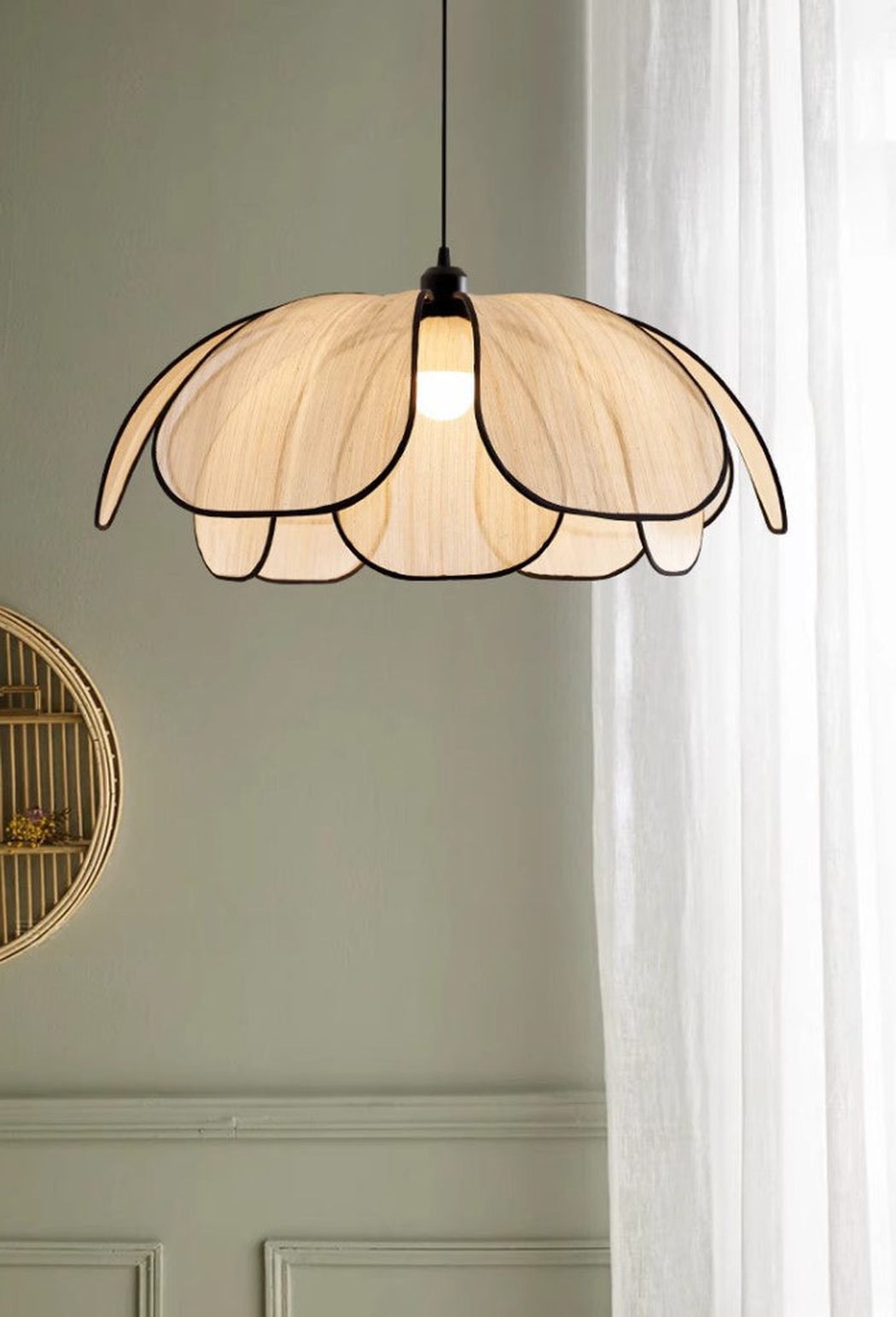 Lillian Mesh Hemp Petals Pendant Light