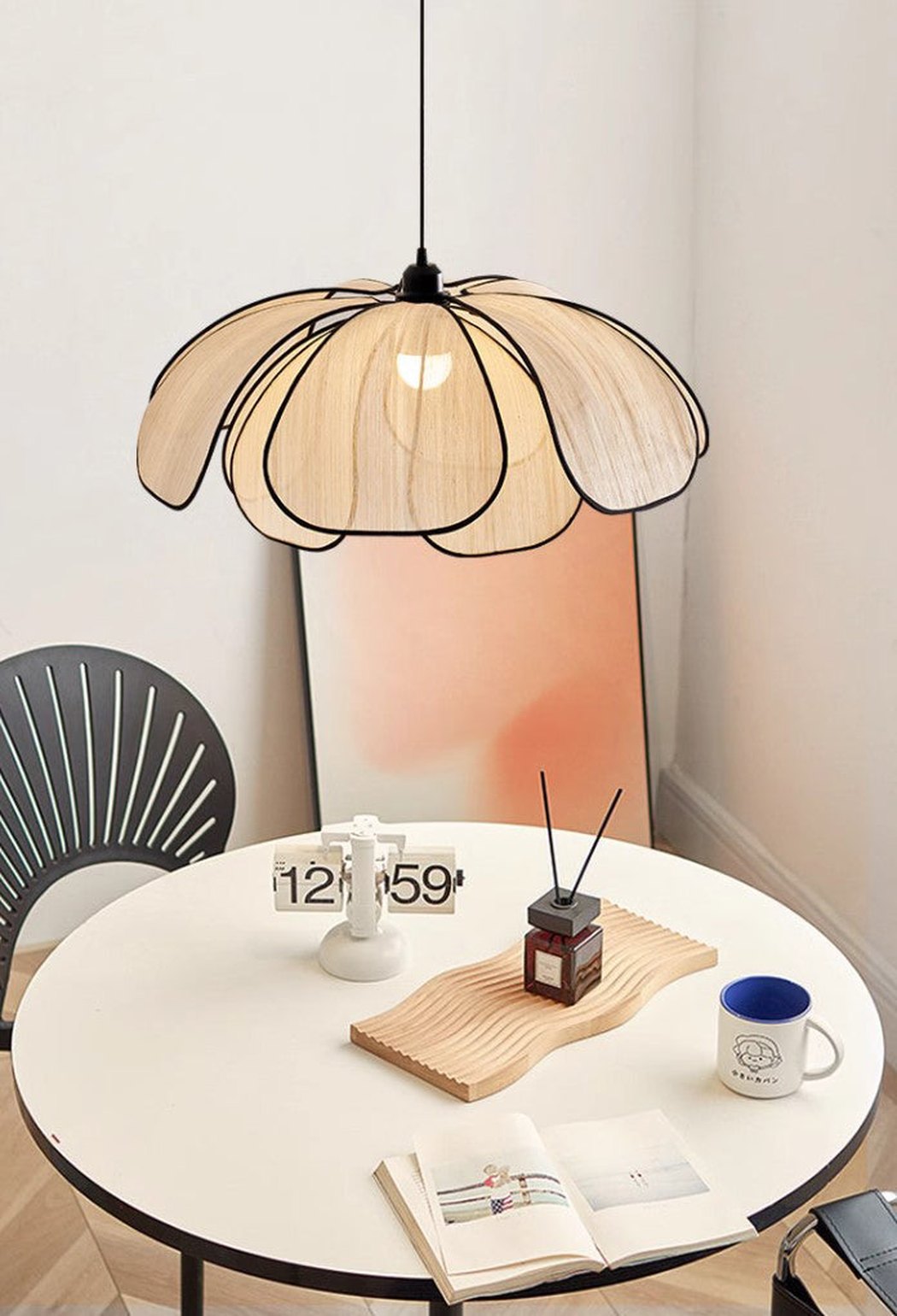 Lillian Mesh Hemp Petals Pendant Light