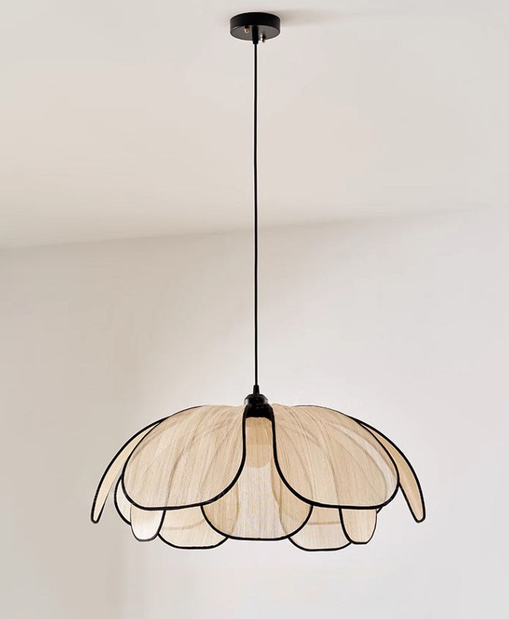 Lillian Mesh Hemp Petals Pendant Light