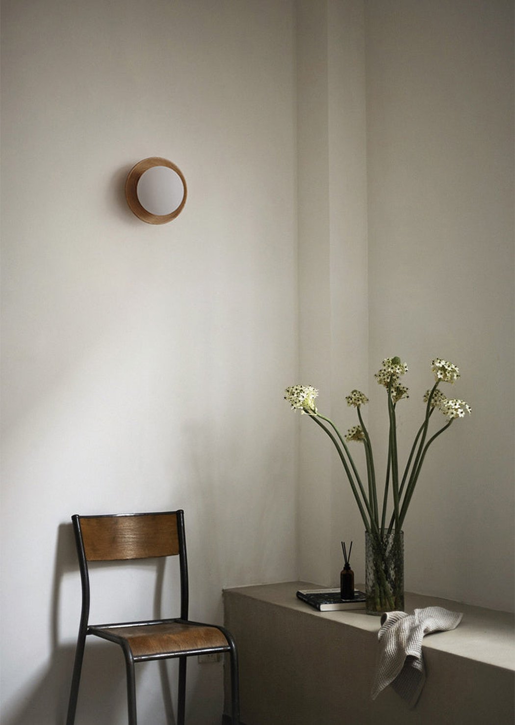 Kato Wooden Plate Japandi Wall Light