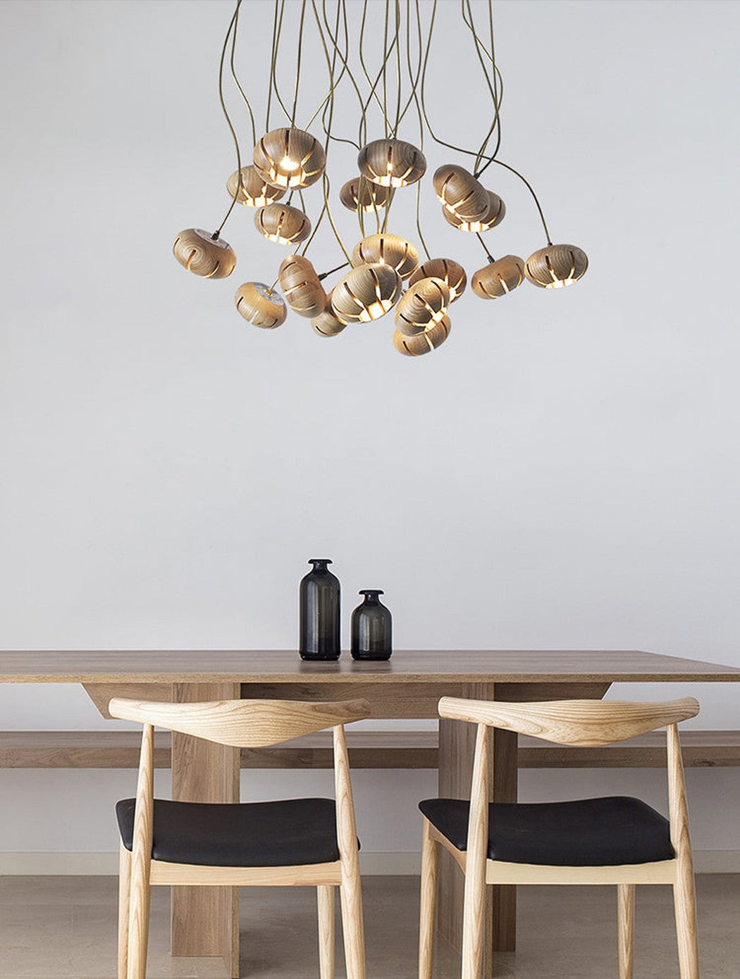 Wooden Petal Round Cluster Pendant Light Chandelier