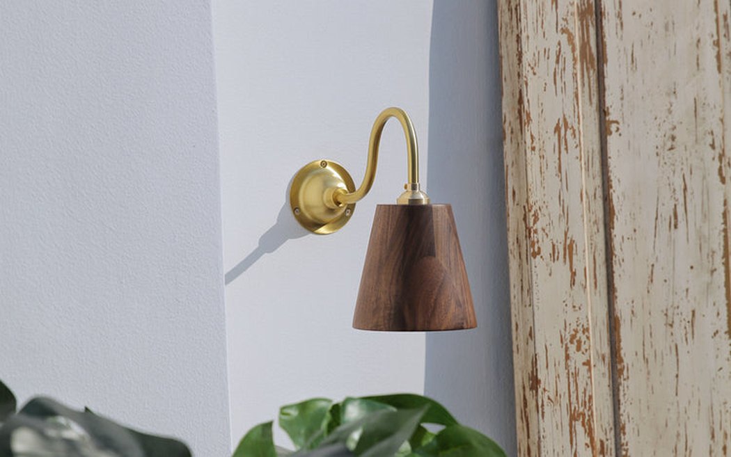 Oberon Wooden Shade Brass gooseneck arm Wall Light