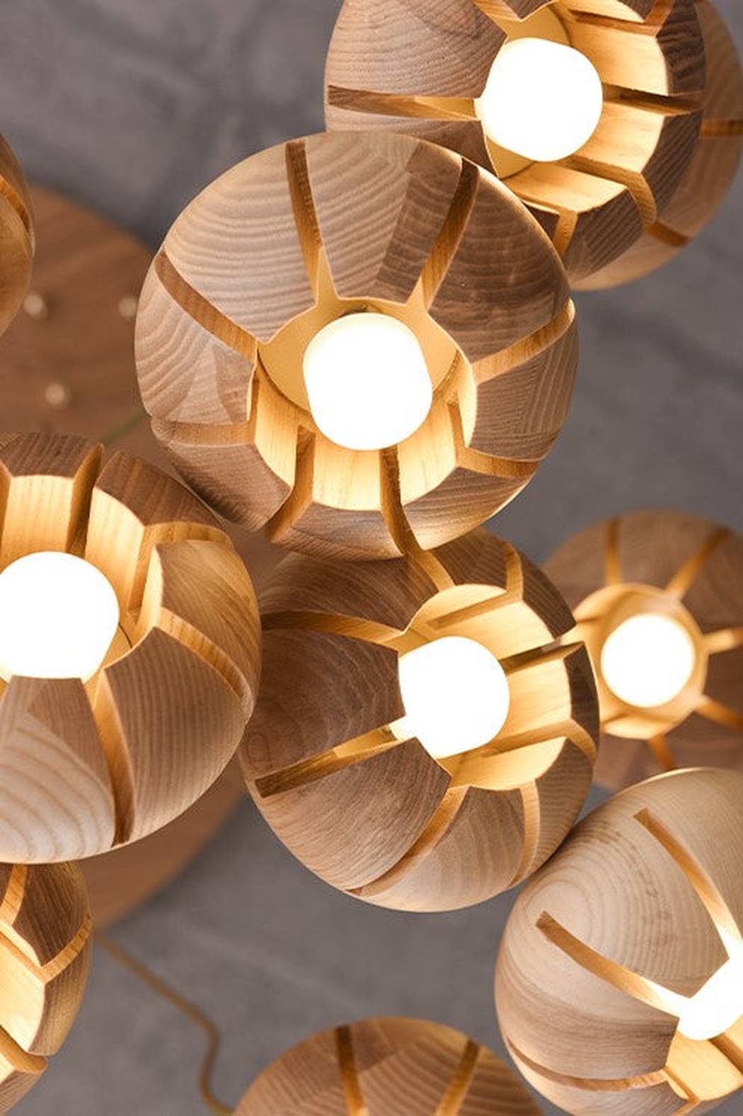 Wooden Petal Round Cluster Pendant Light Chandelier