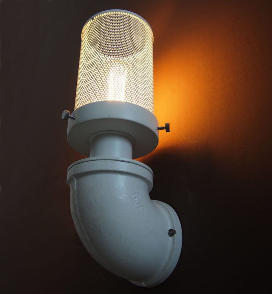 Mesh Iron Pipe Industrial Retro Wall Light Sconce