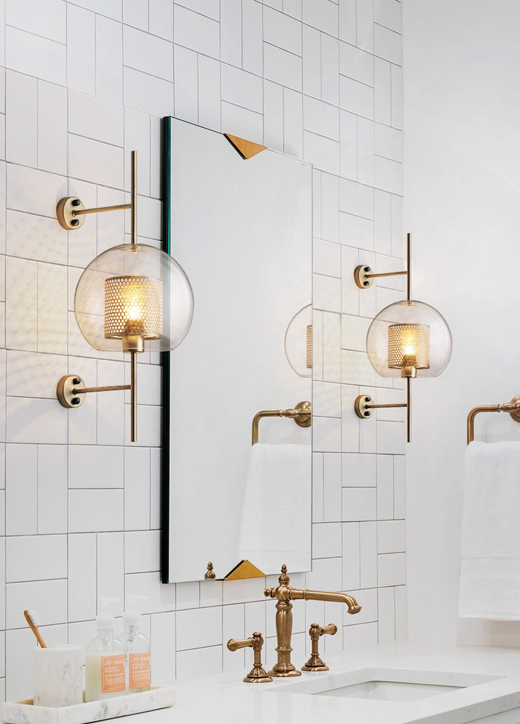Chiswick Glass Shade Brass Fitting Wall Light