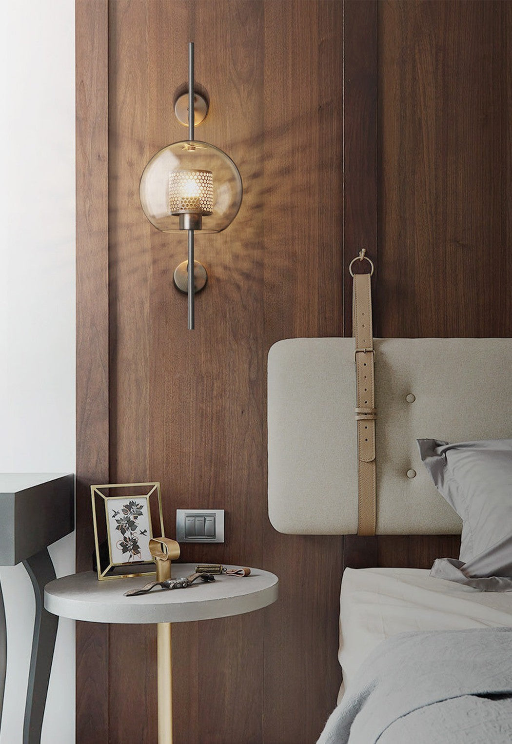 Chiswick Glass Shade Brass Fitting Wall Light
