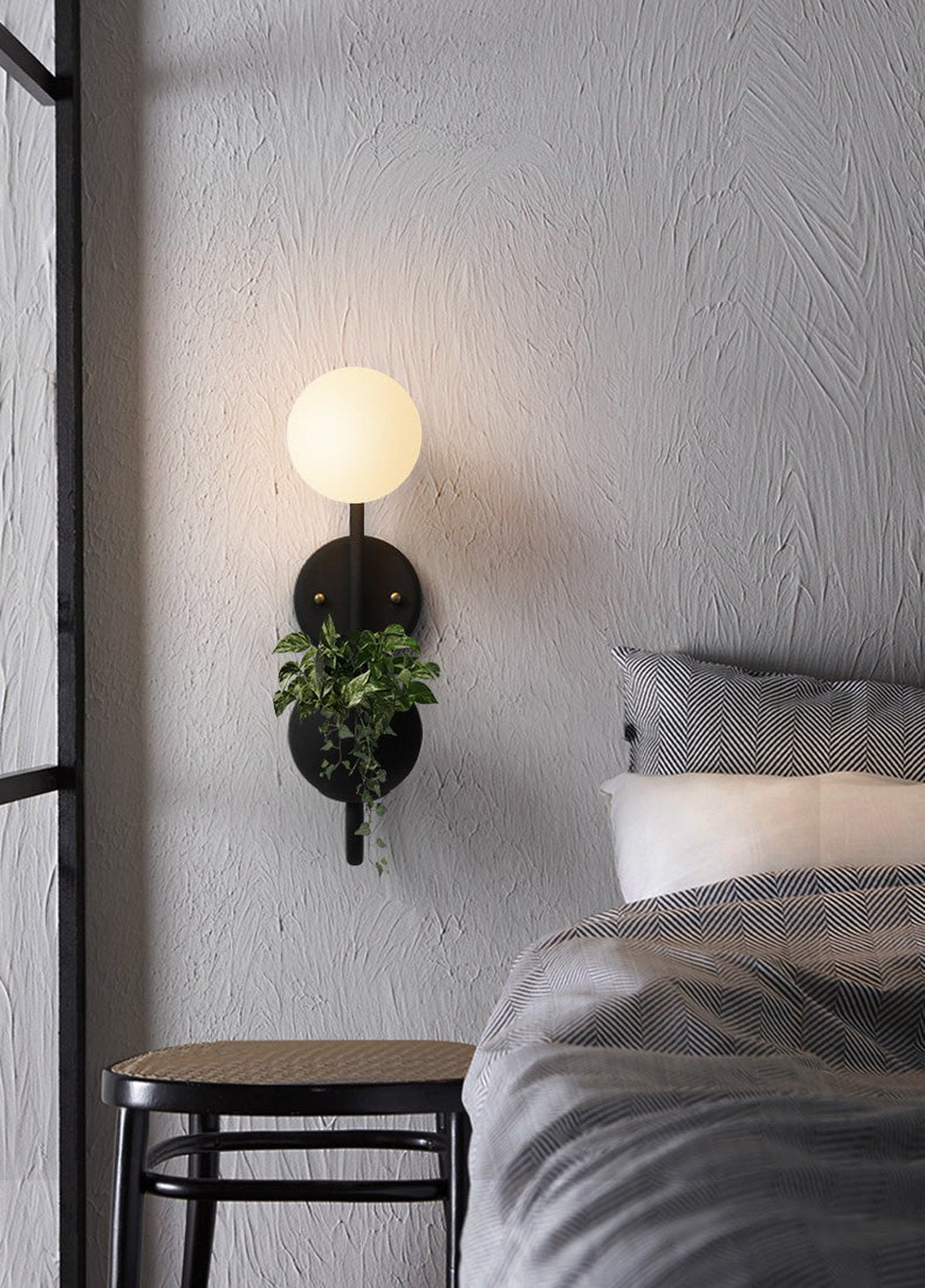 Ritz Single Head Pot Plant Wall Light