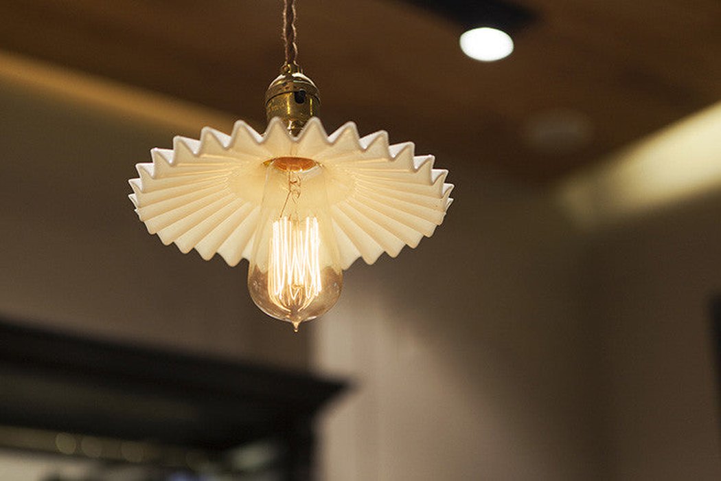 Ceramic Fluted Shade Brass Fitting Pendant Light