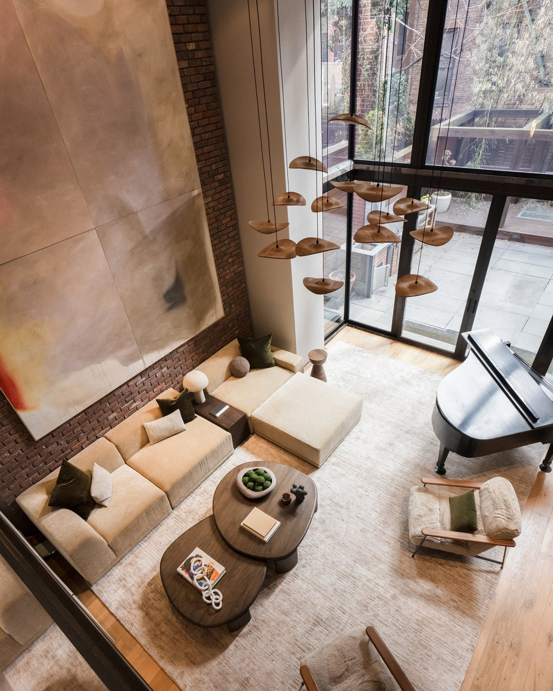 The sculptural warmth of organic lighting in a New York luxury townhouse