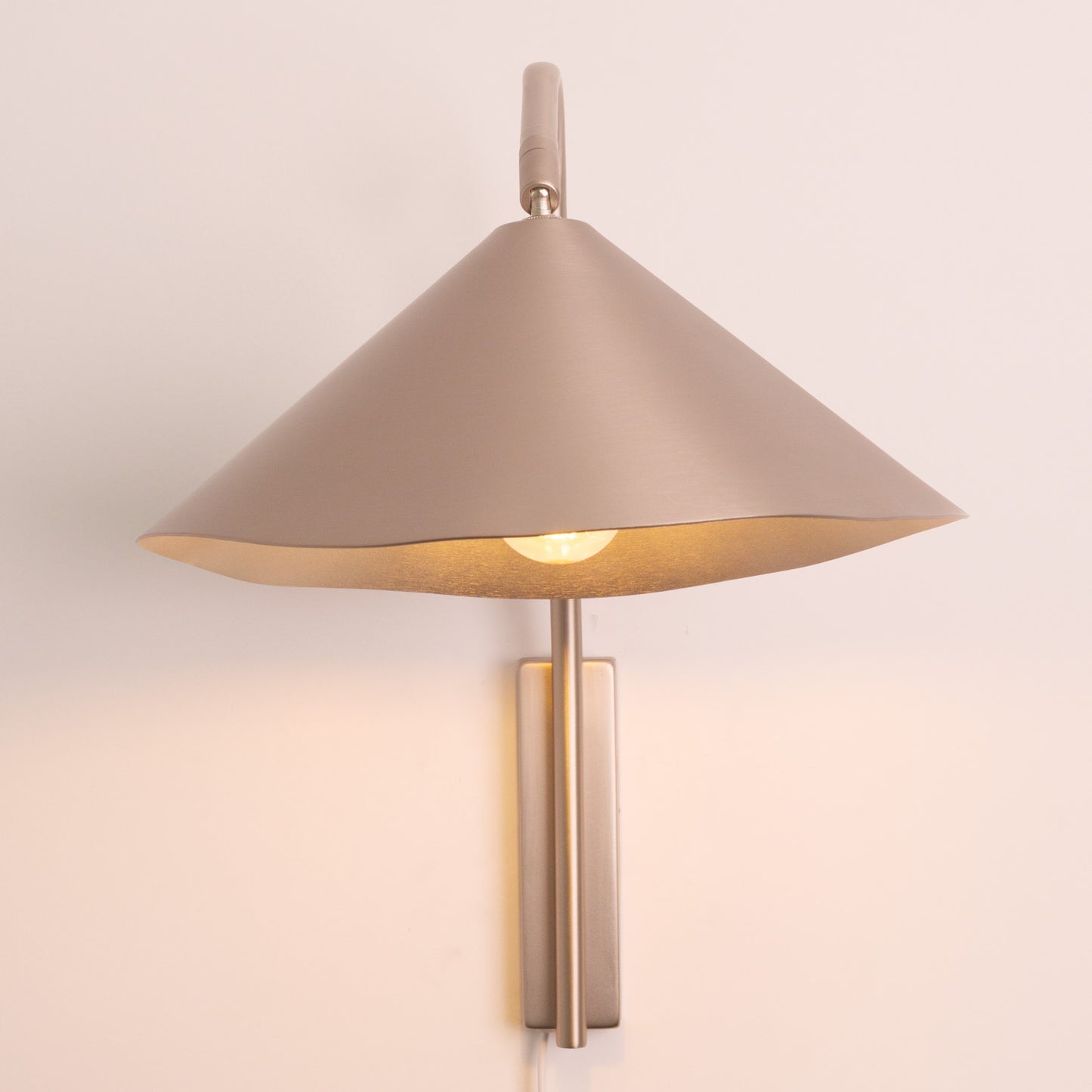 Arne Modern Scandinavian Minimalist Wall Light