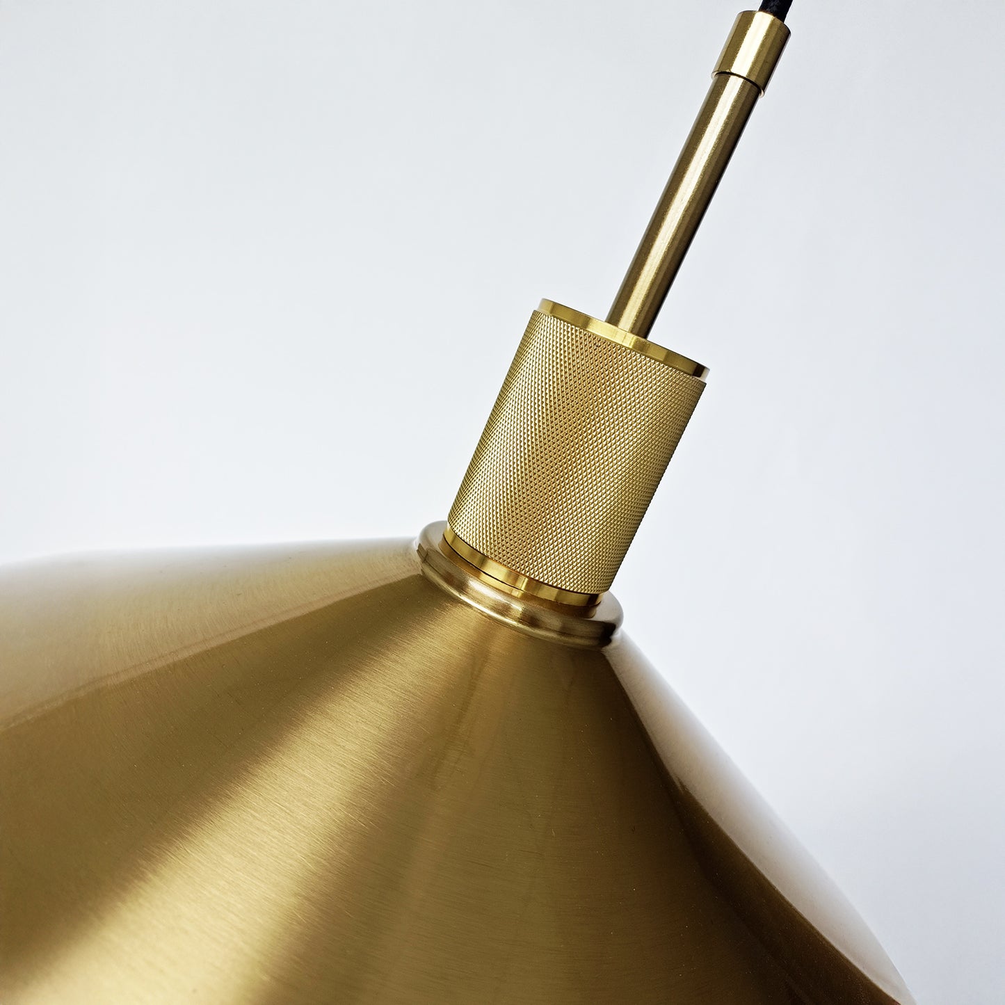 Quentin Knurled Brass Loft Pendant Light (Brass | Black)