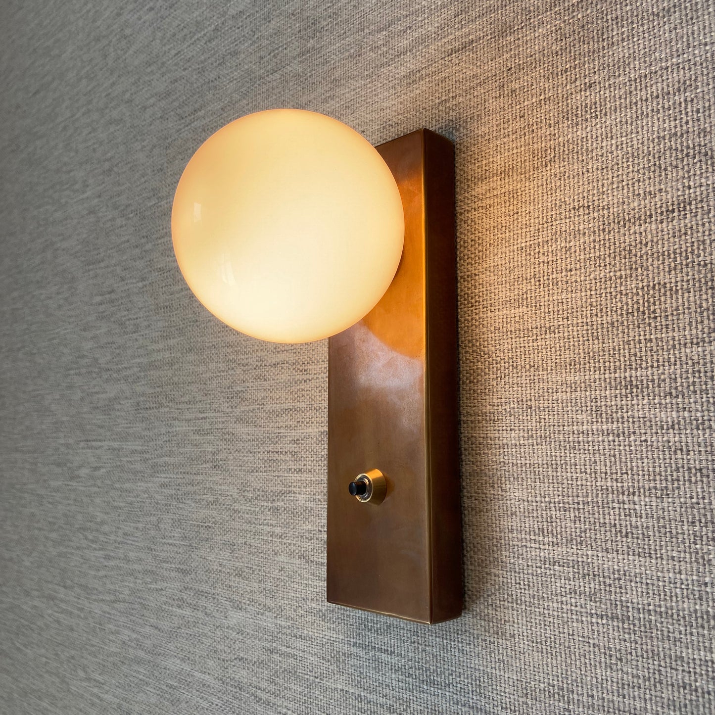 Oswald Bauhaus Minimalist Wall Light