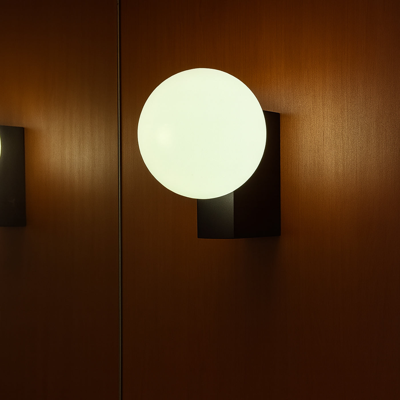 Arlo Bauhaus Minimalist Wall Light