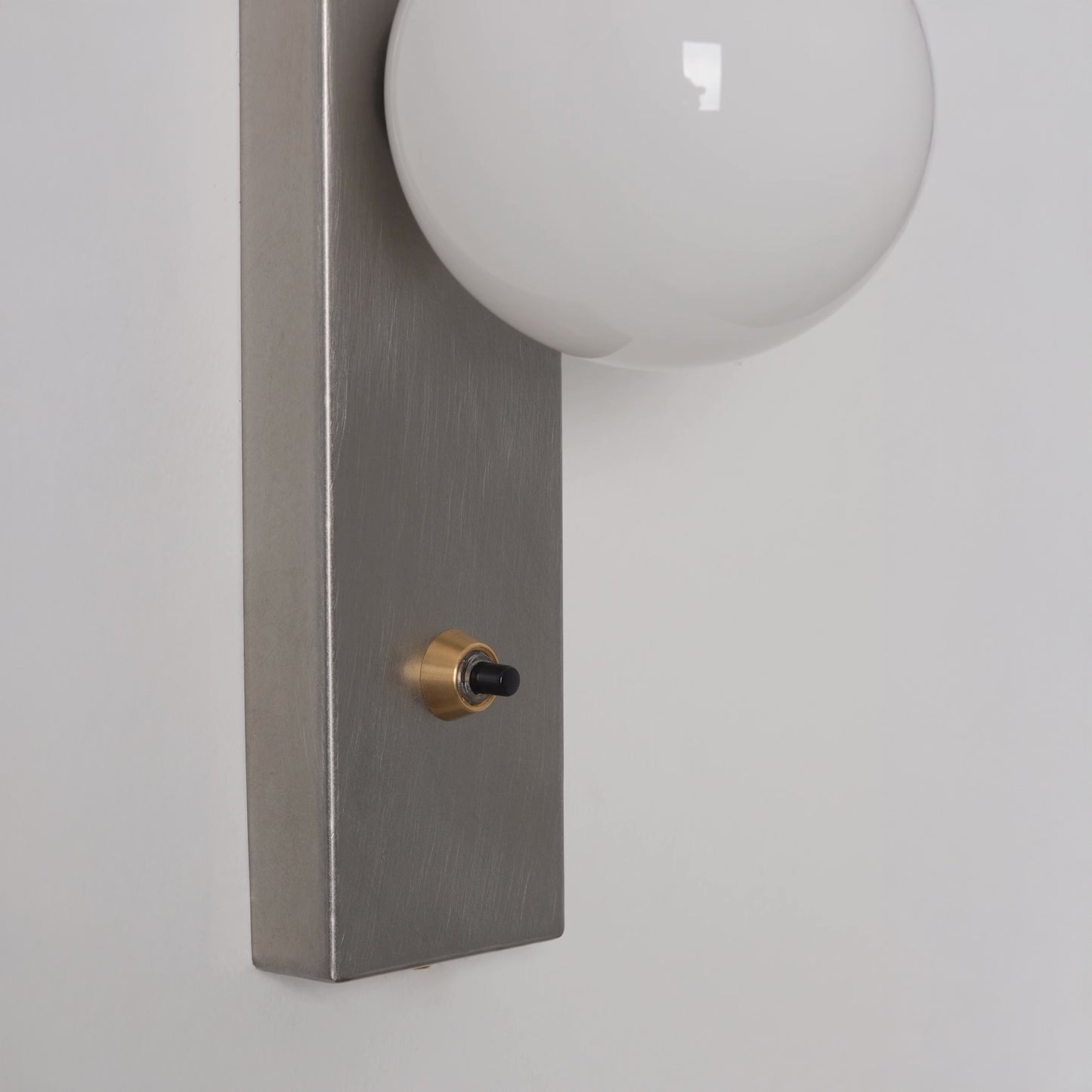 Oswald Bauhaus Minimalist Wall Light