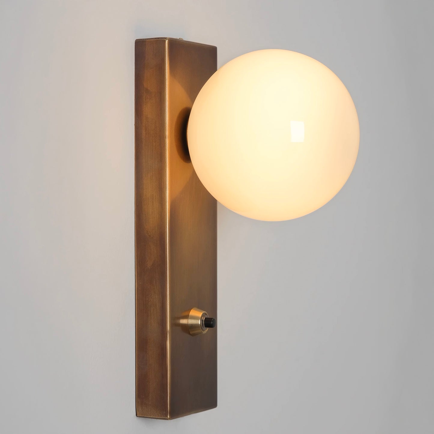 Oswald Bauhaus Minimalist Wall Light