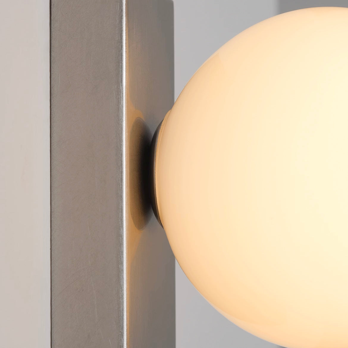 Oswald Bauhaus Minimalist Wall Light