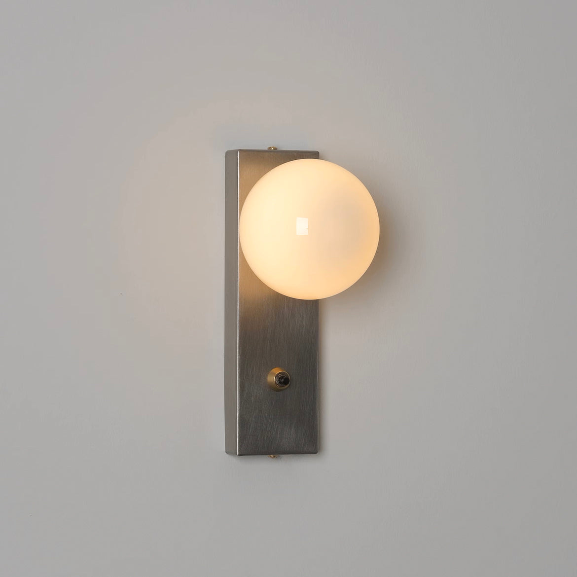 Oswald Bauhaus Minimalist Wall Light