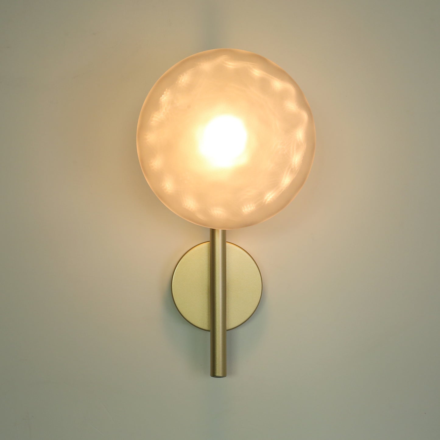 Stratus Brass Modern Wall Light / Wall Sconce