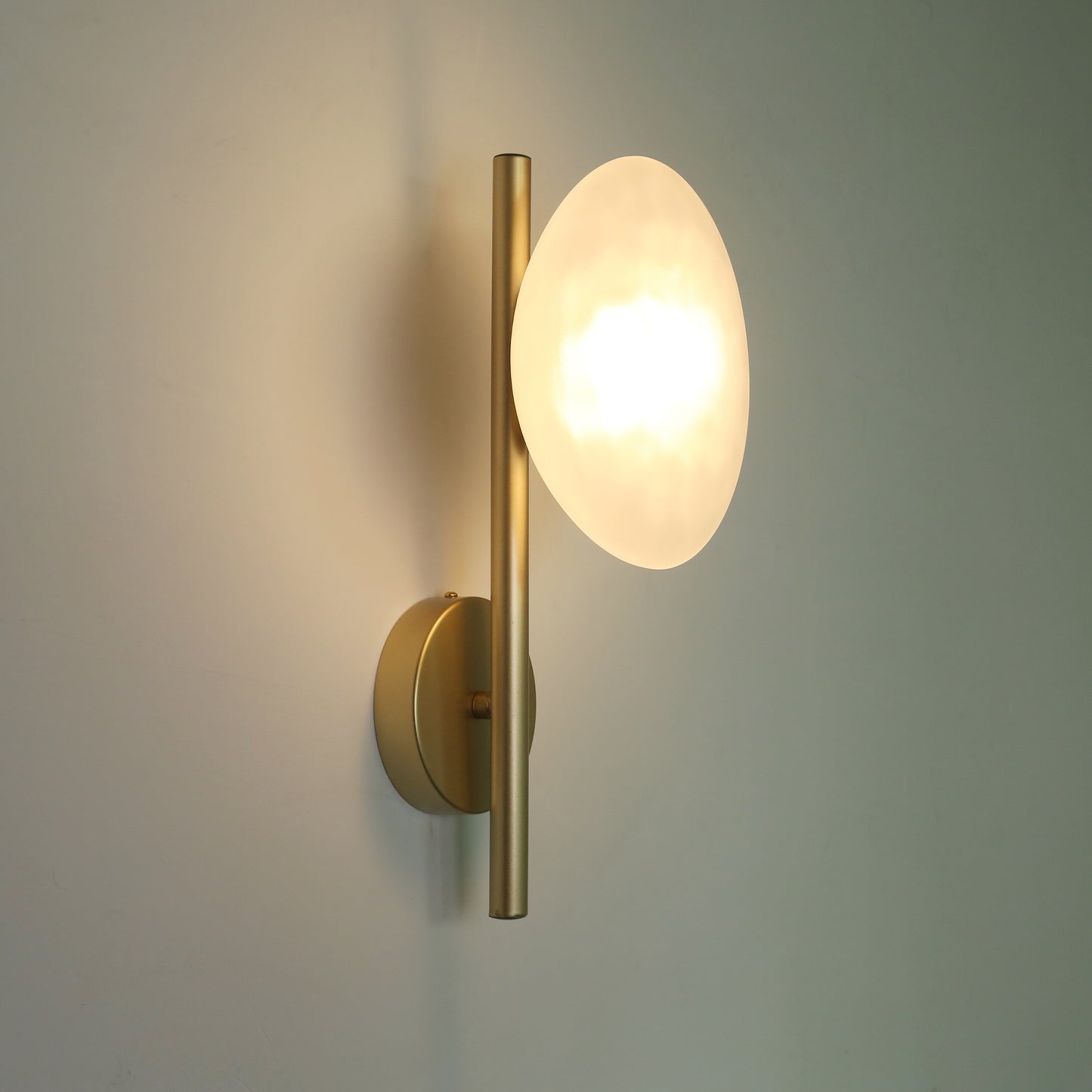 Stratus Brass Modern Wall Light / Wall Sconce