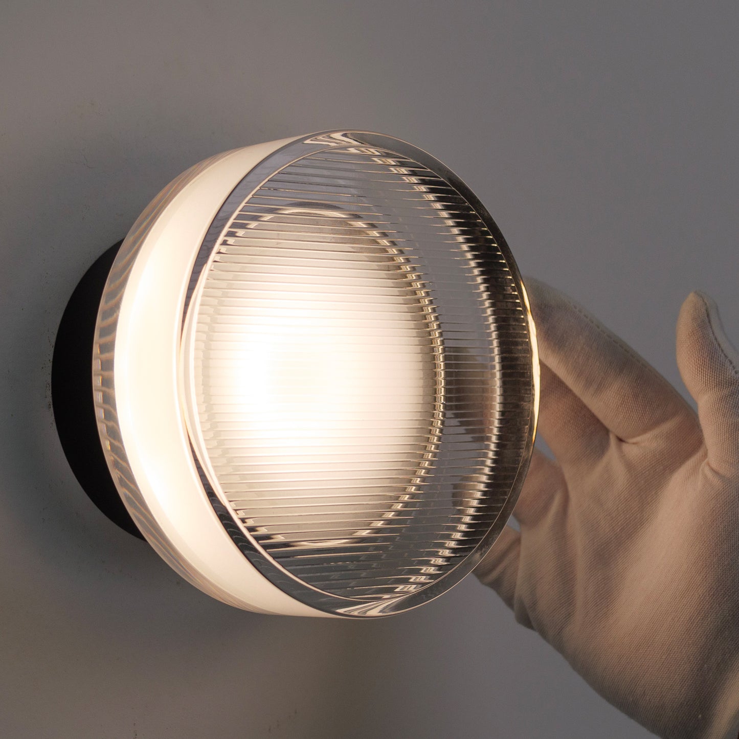 Henley Round Glass Wall Light