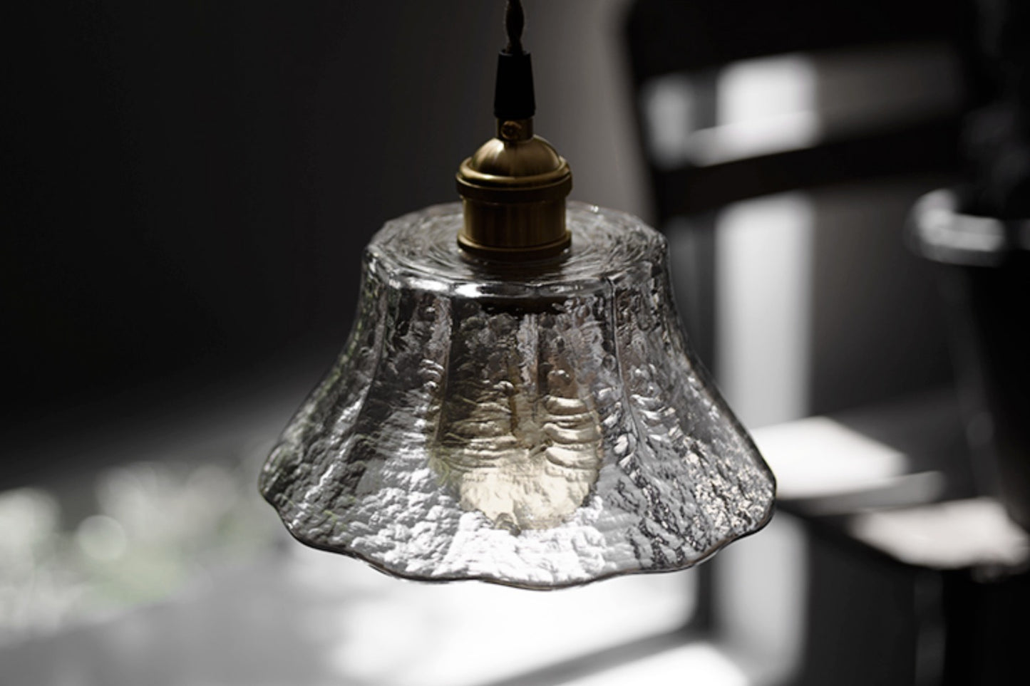 Petunia glass mid century pendant light - model A details
